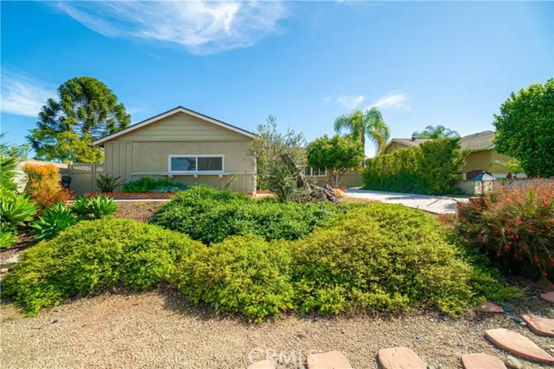 29312 S Highmore Ave - View 3