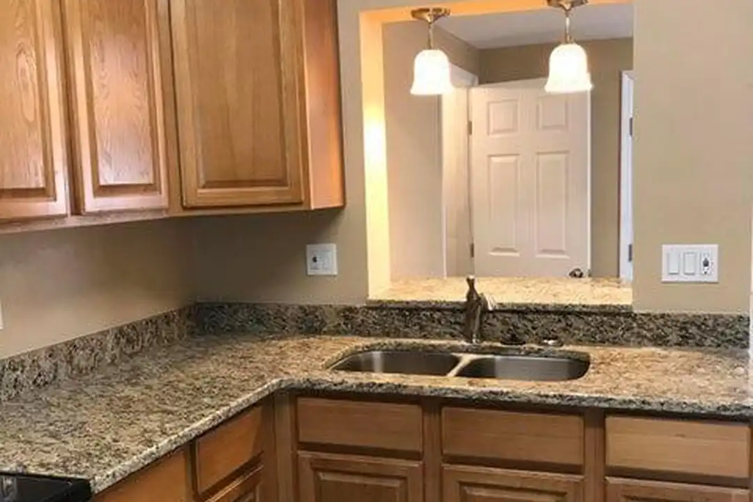135 Roosevelt Ave unit A - More