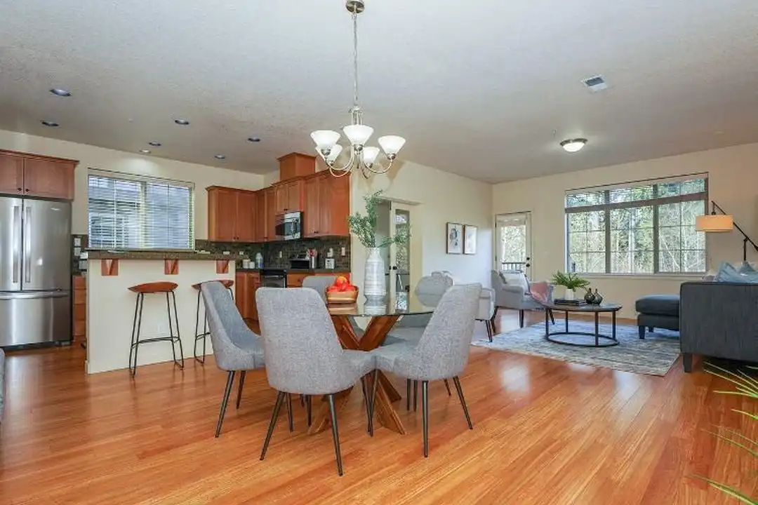8113 NE Rockne Way - View 4
