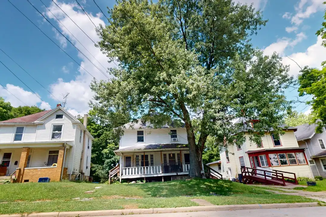 181-183 Western Ave unit 181 Western Ave – photo 1