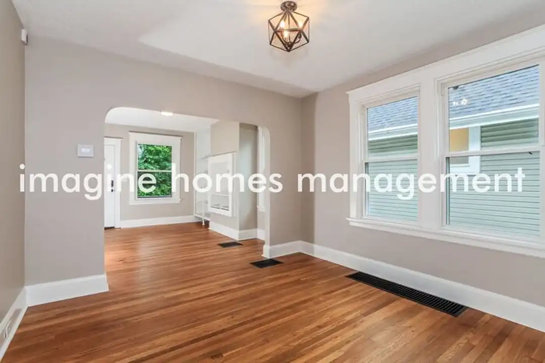 2732 Cox Ln - View 6
