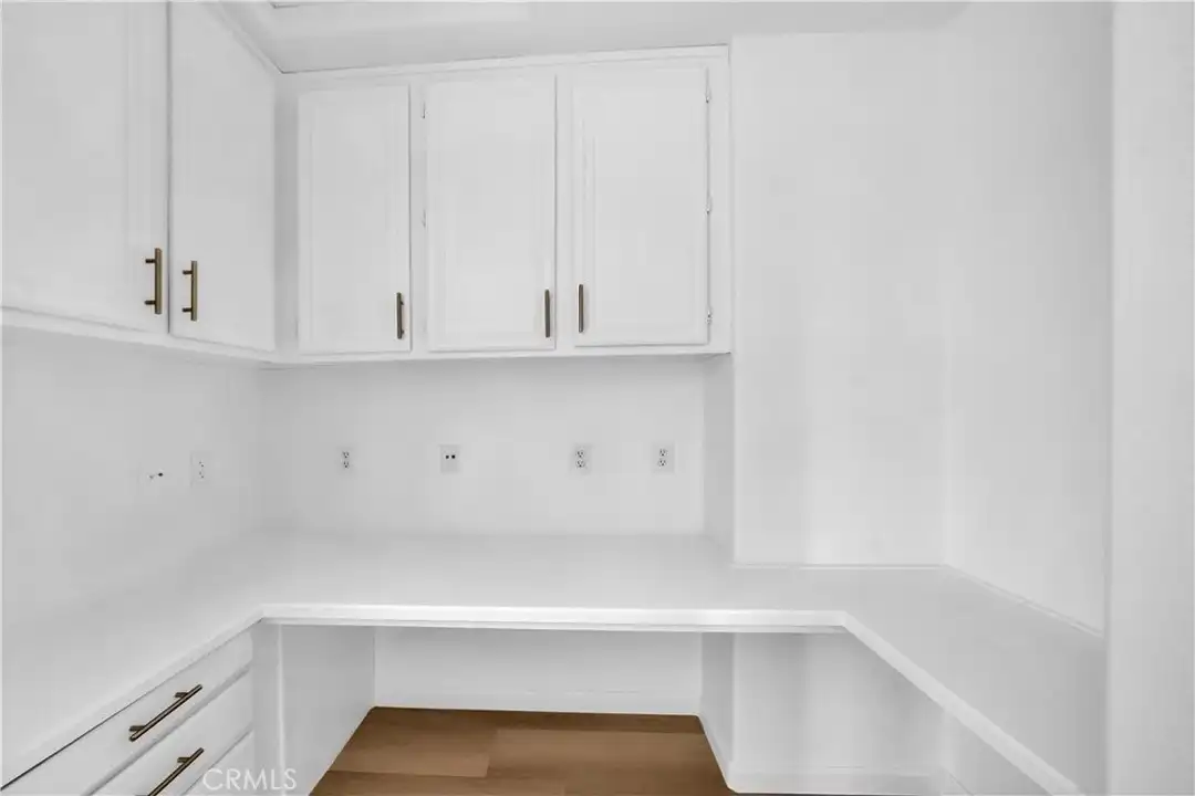 8 Open View Ln - More