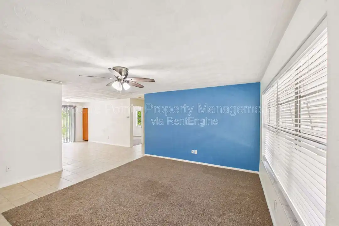 18543 Iris Rd - View 3
