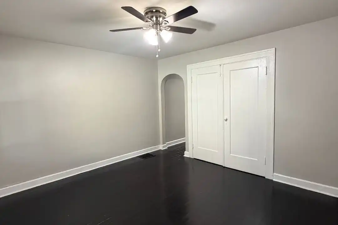 1028 N Olney St unit 1030 N Olney St – pohled 6