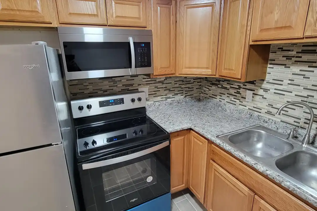 2121 Clayton Ave unit # 5 – photo 1