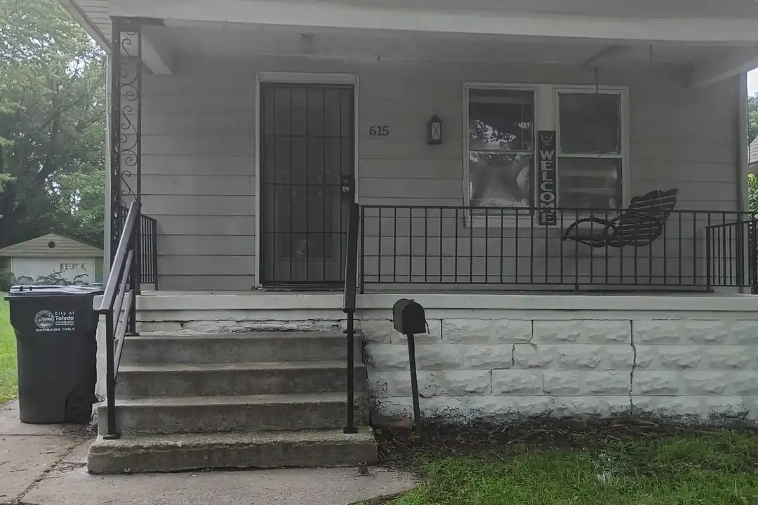 615 Prouty Ave – photo 1