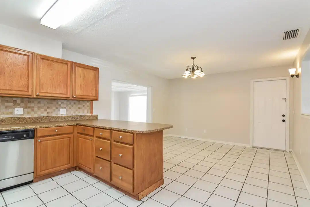 110 7th Jpv St - View 5