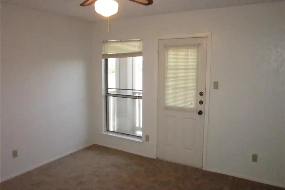 1904 Yaupon Trail unit B - View 4