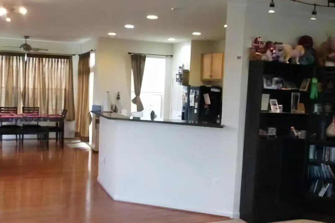 512 Twintree Terrace NE - View 5