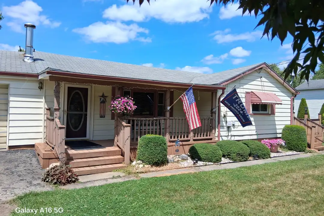 874 Moyer Ave unit Guest house – photo 1