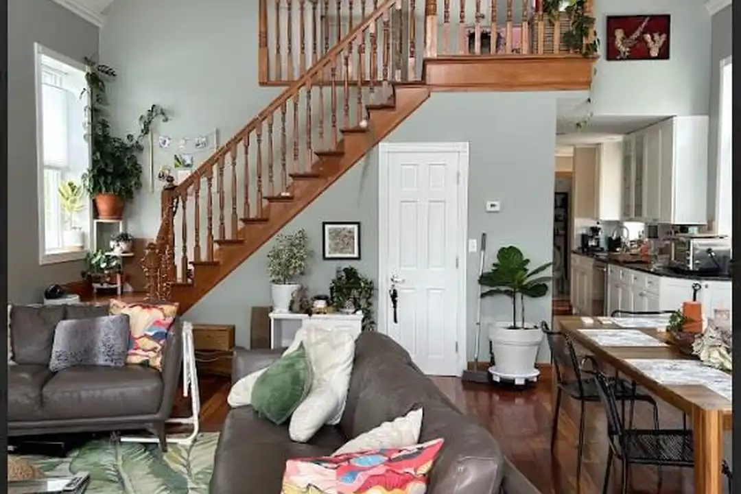 25 James St unit 2 - More