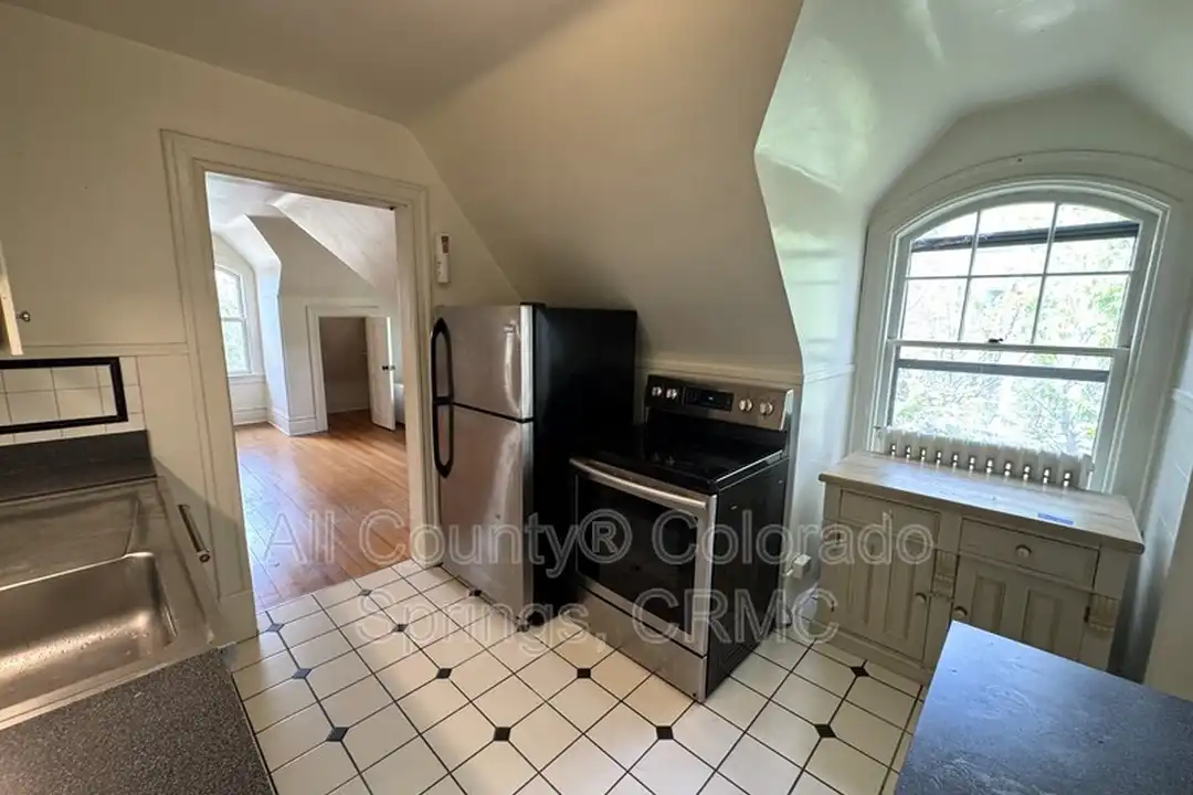 1238 Wood Ave unit # 5 - View 6