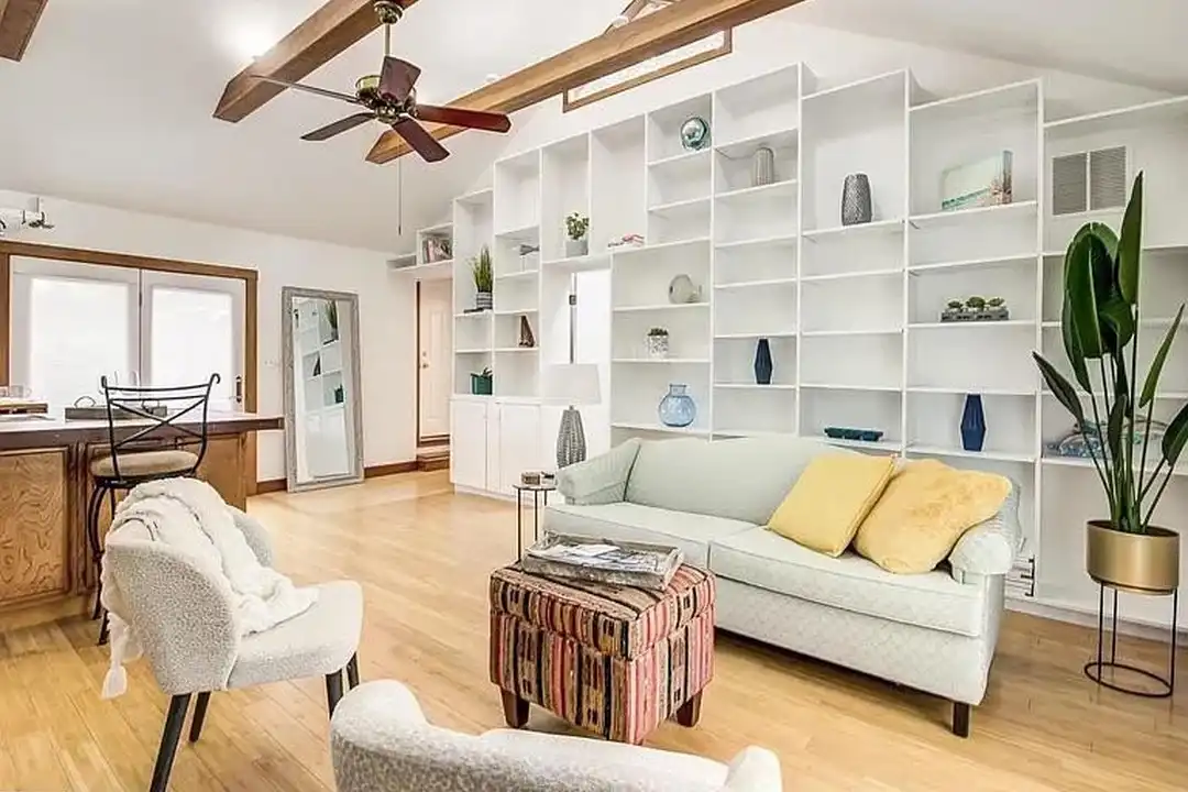 1121 Tyler Ave #1A – photo 1
