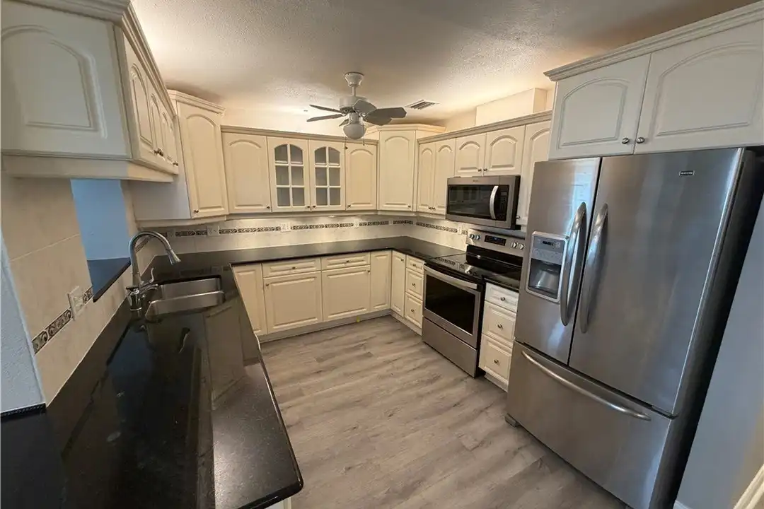 2121 SE 1st Terrace - View 3