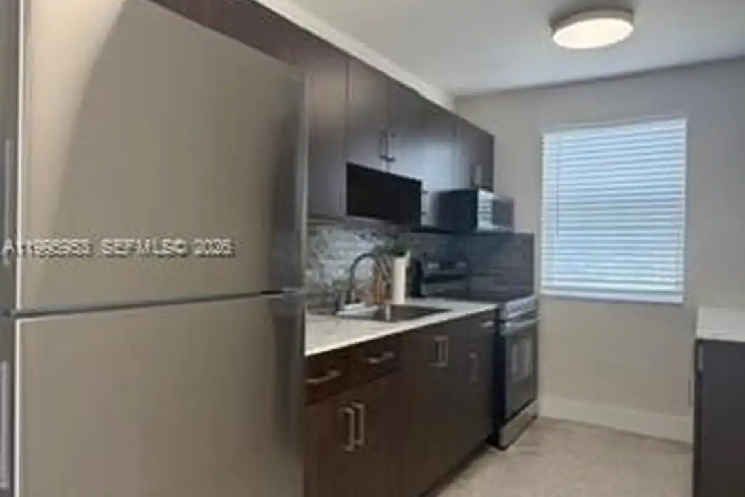 1607 NW 16th Ave #1 - View 2