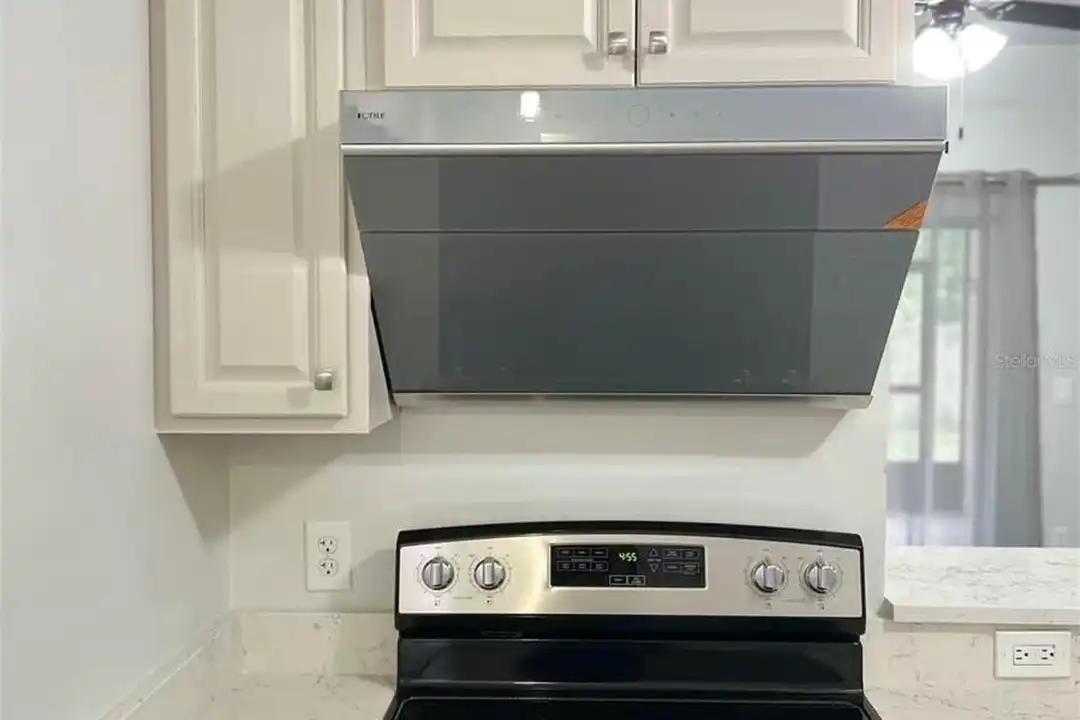 1046 Whittier Cir - View 6