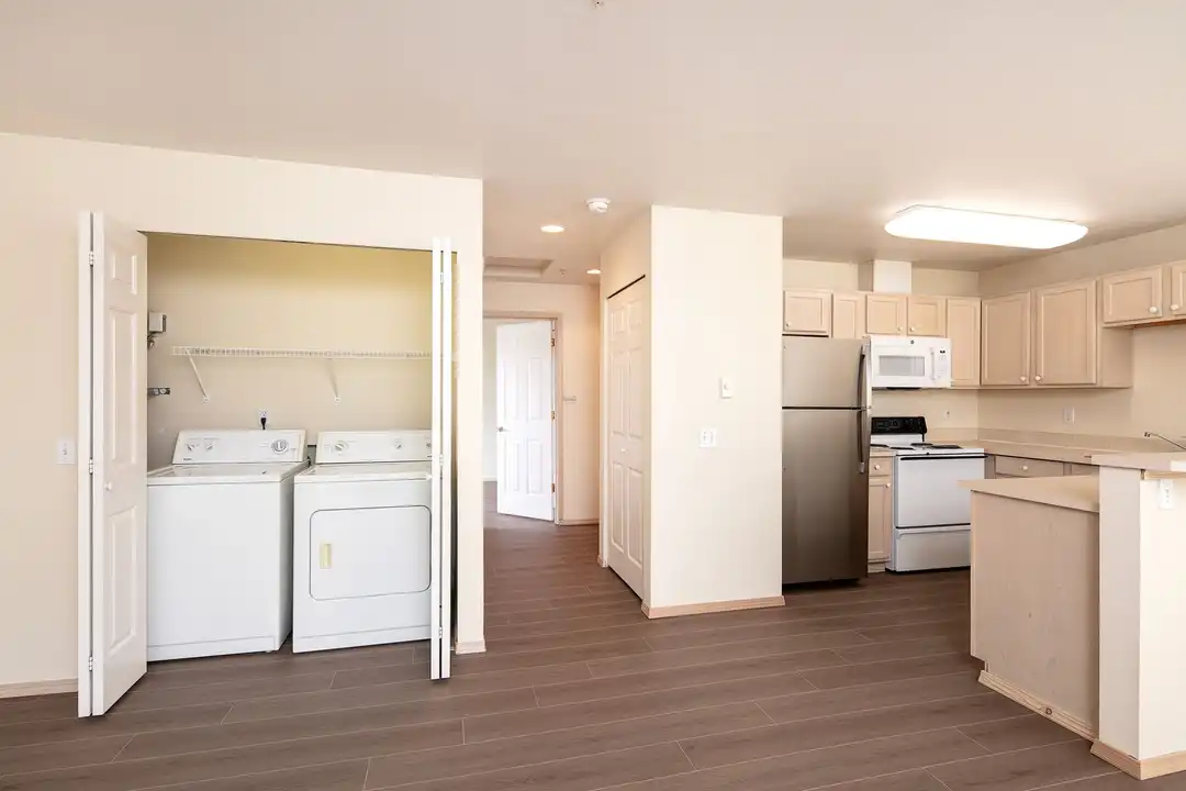 928 N 97th St unit 303 – další