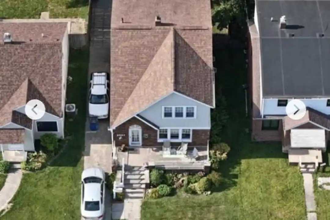 2337 Burnside Ave – photo 1 of 11
