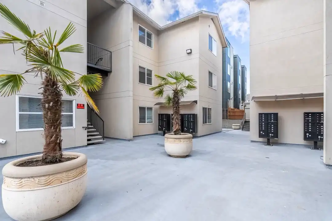 Apartment in Seattle - More
