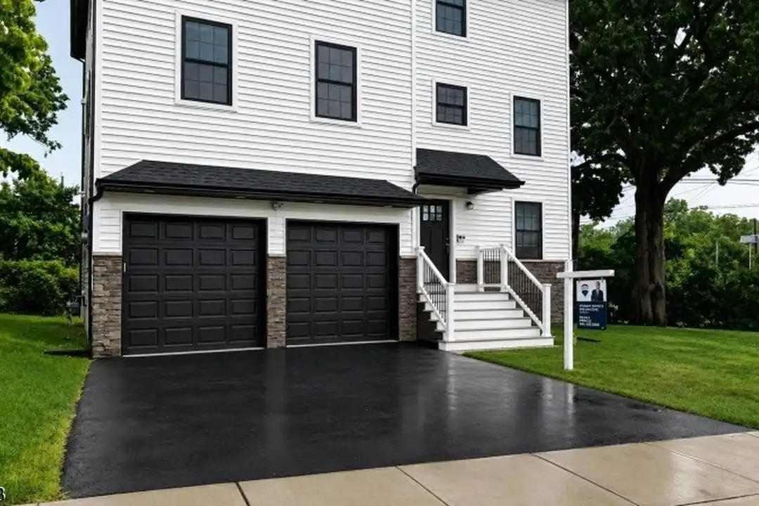 7 Maple St #1 – photo 1