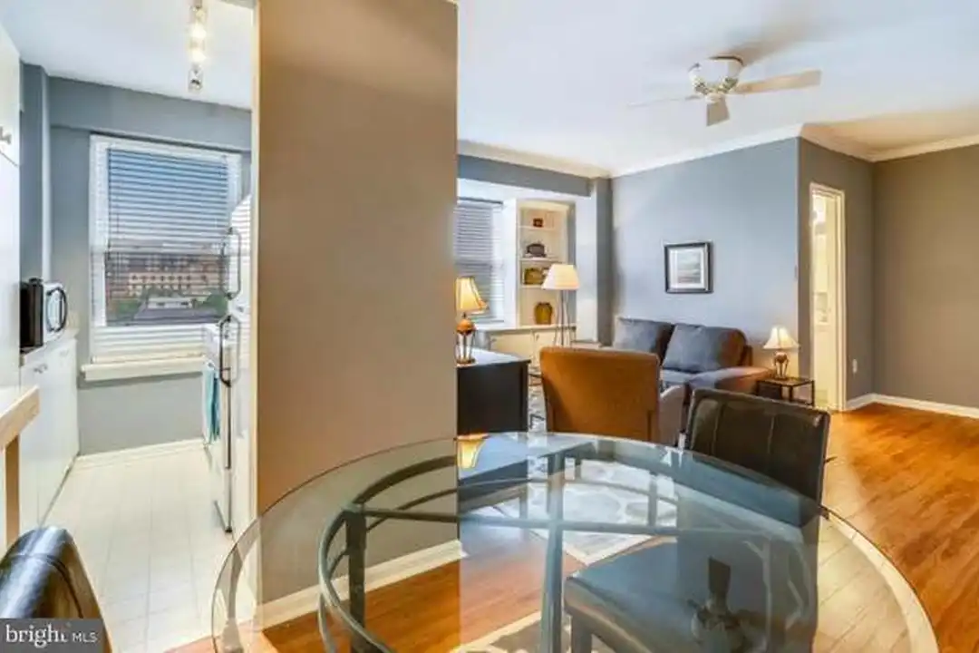 Apartment in Washington, Dupont Circle - More
