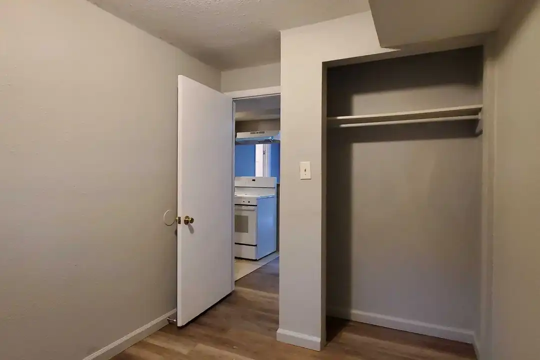 1129 S Raritan St unit B – další