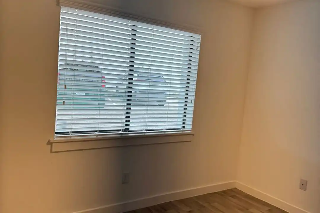 4321 Mt Vernon St unit 3 - View 3