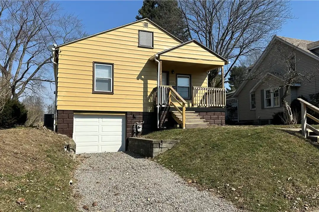 1715 State St - View 2