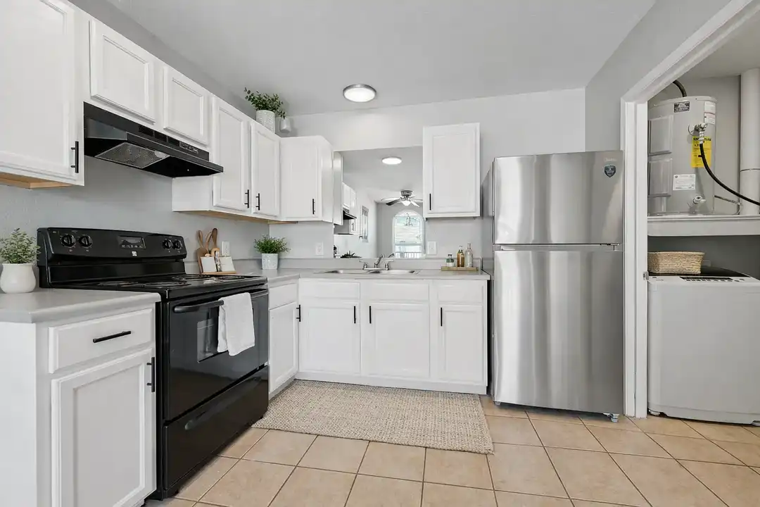 Emma Park Apartments – photo 1