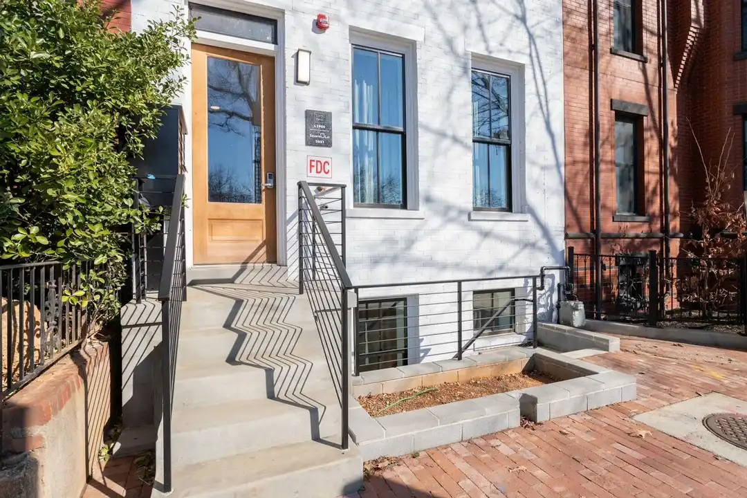 Apartment in Washington, Barracks Row, Capitol Hill - View 5