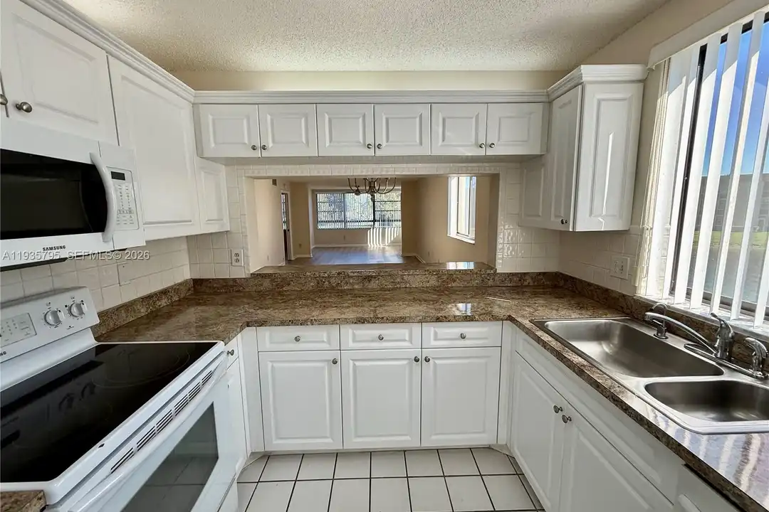 10426 E Clairmont Cir unit 212 - View 2