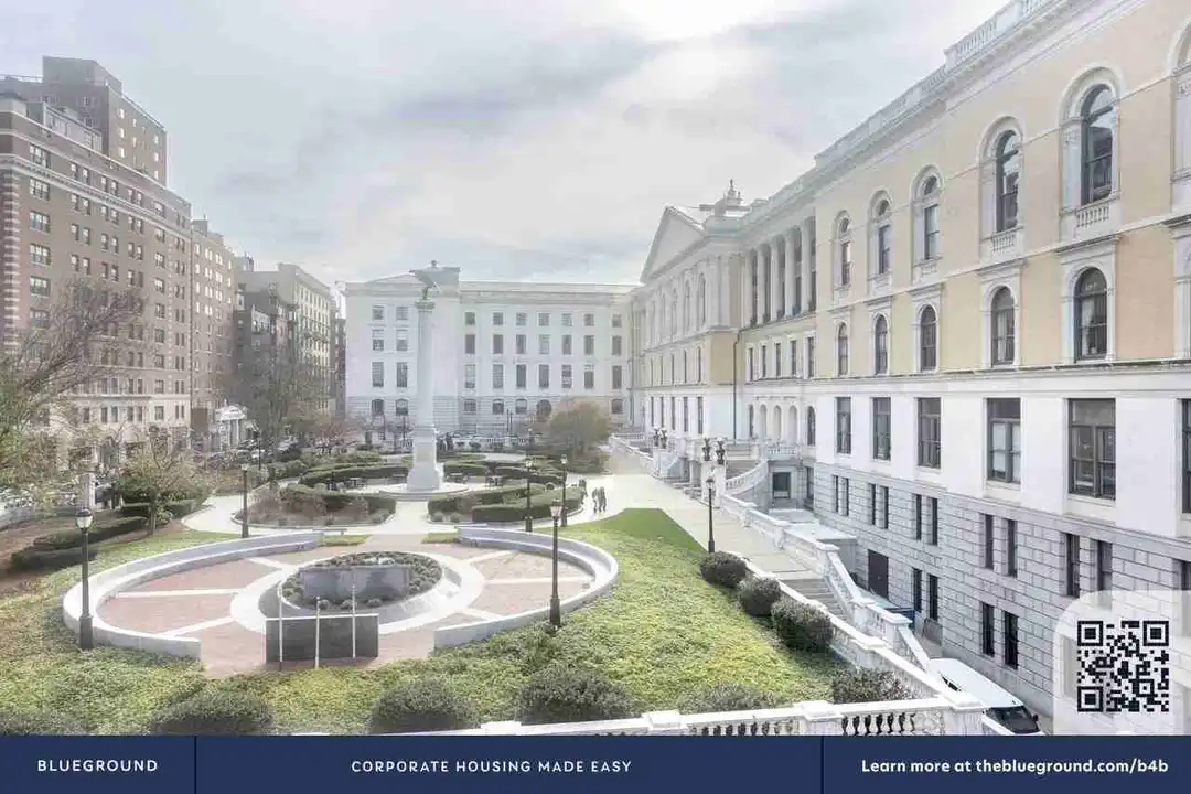 Apartment in Boston - View 5
