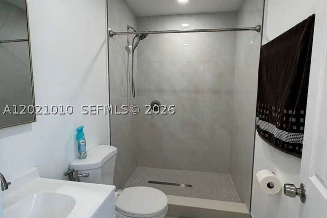 19316 SW 121st Ave unit 1 - View 3