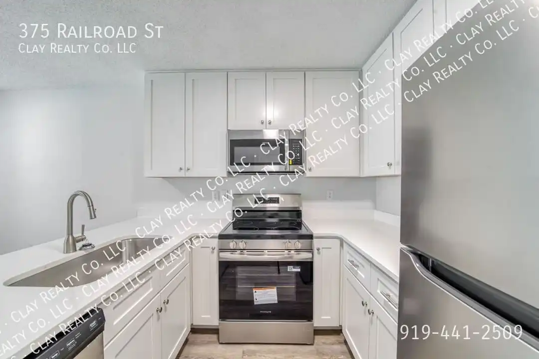 375 Railroad St - View 2