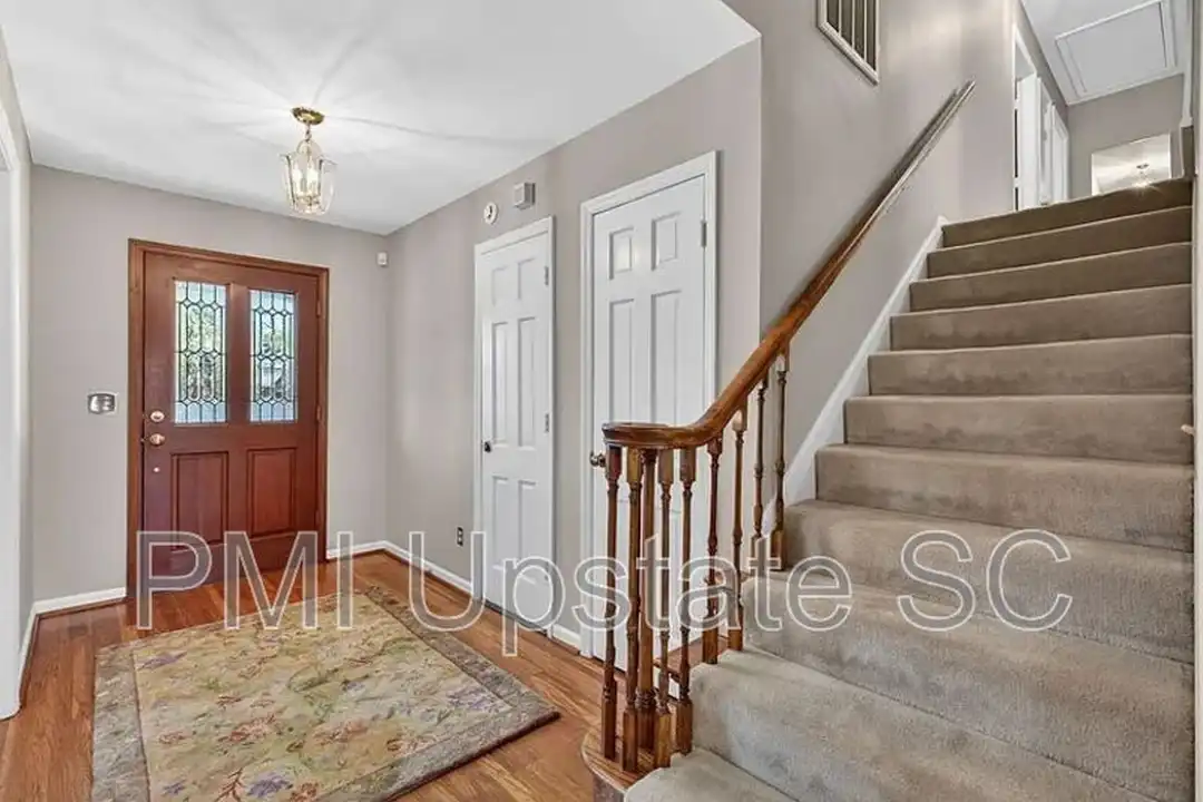 7 Tara Ave - View 3