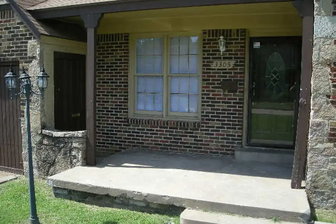 3305 SE 25th St - View 2