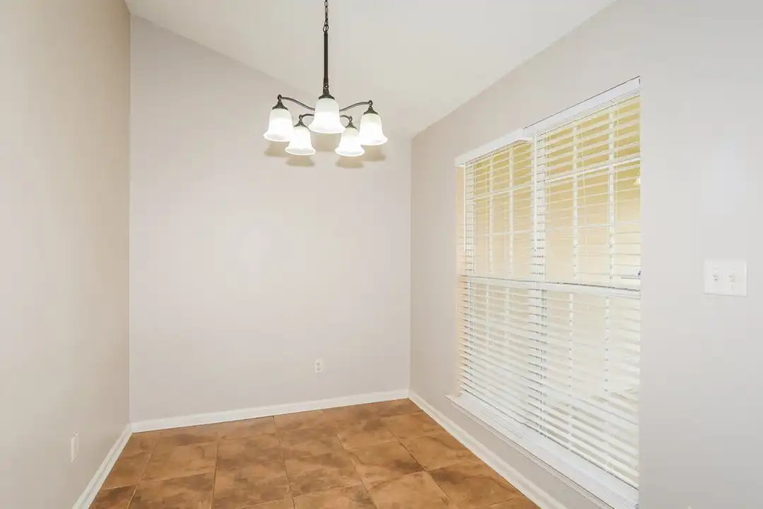 10333 Cottage Oaks Dr – další