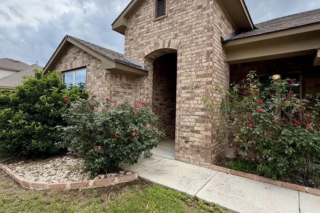 House in New Braunfels - More
