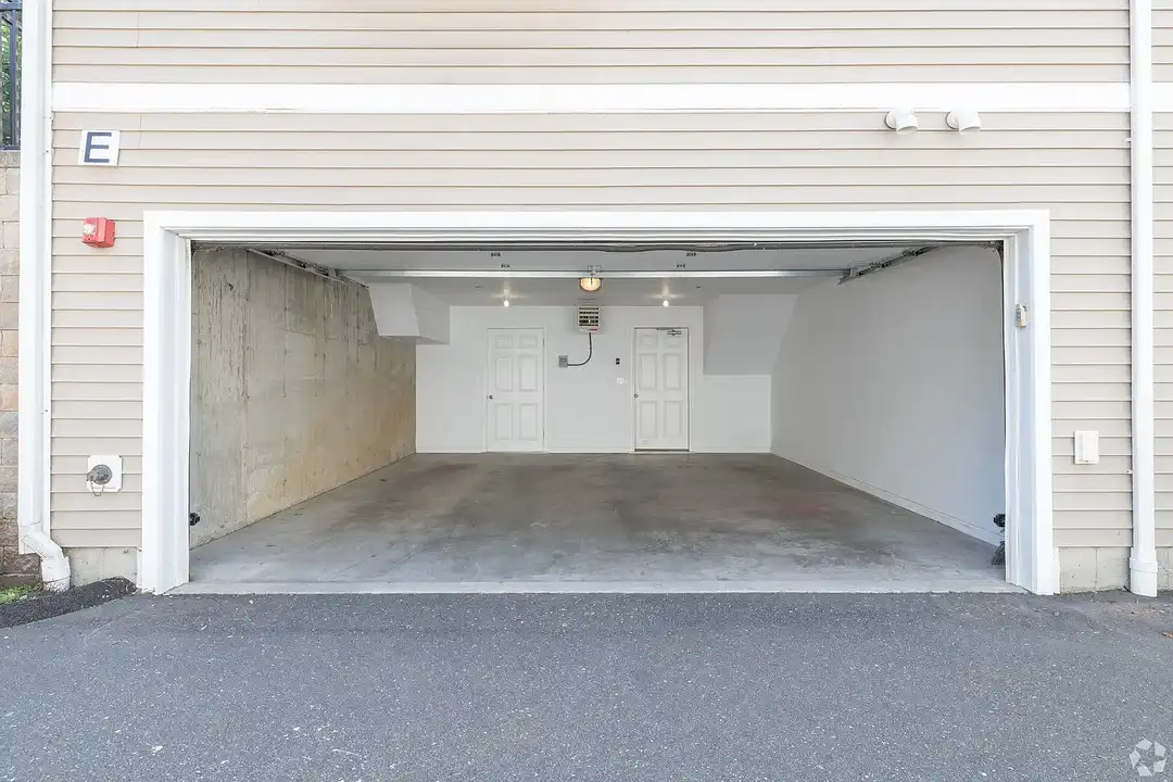 Summerview Square – photo 1