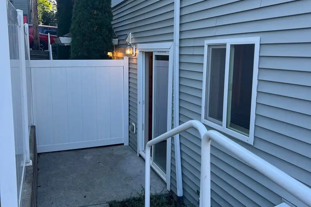 11873 SE Pine St unit 11873 - More
