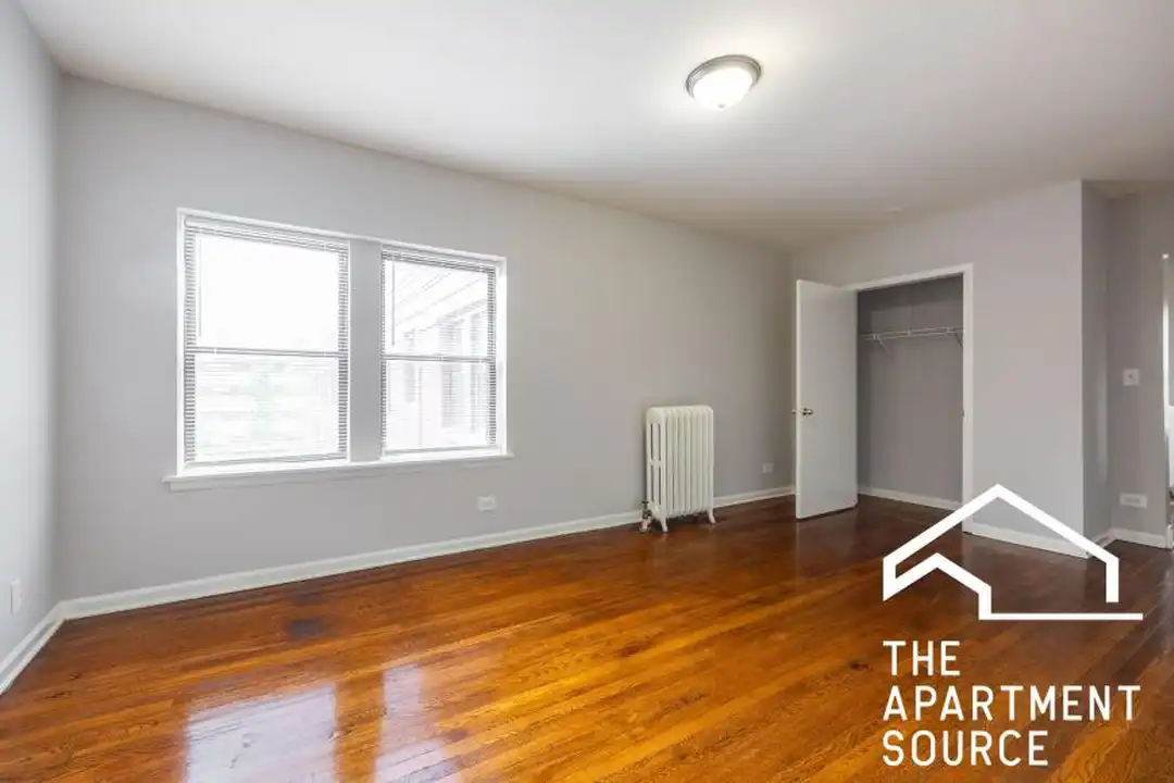 5742 N Winthrop Ave - View 5