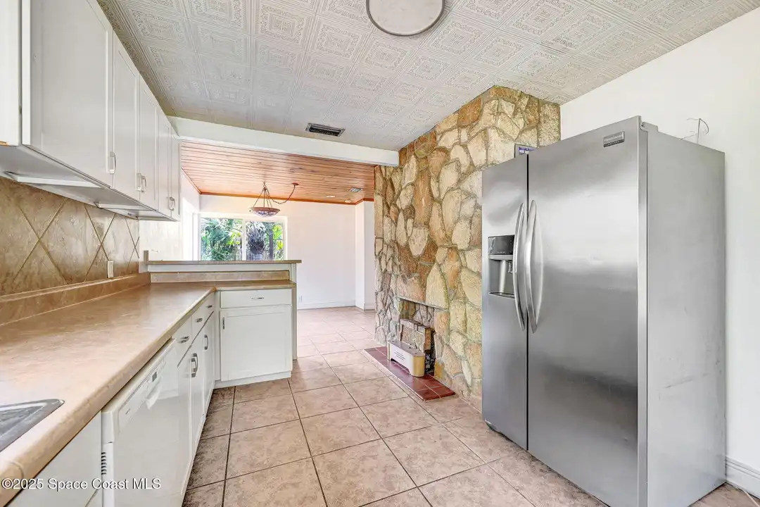 100 Tampa Ave - View 6