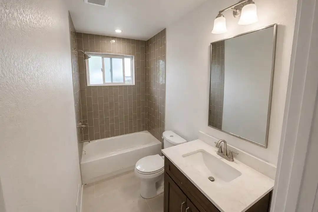 1303 Otis St - More