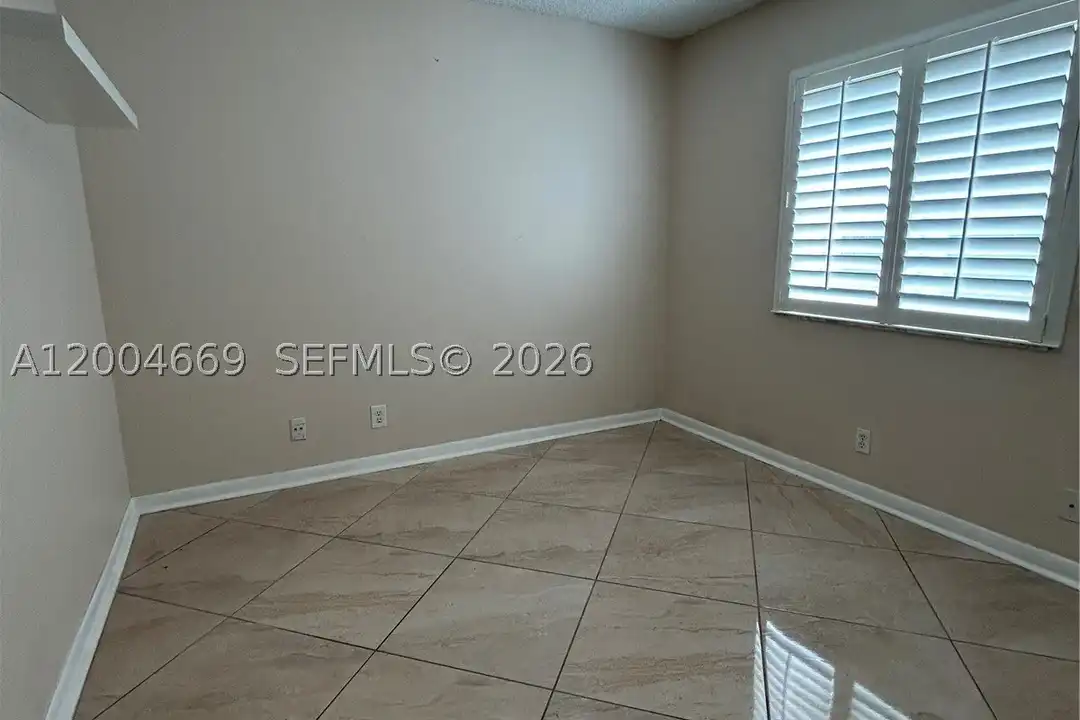 House in Weston - More