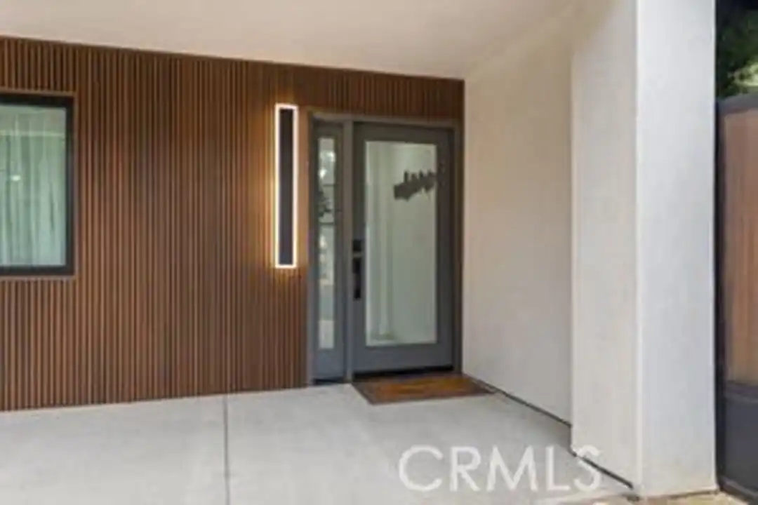 House in Upland - View 2