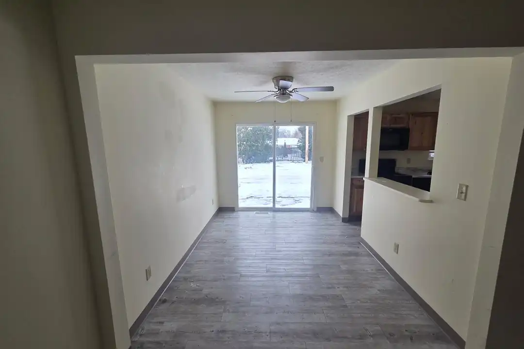 343 Mathews Rd – photo 1 of 6