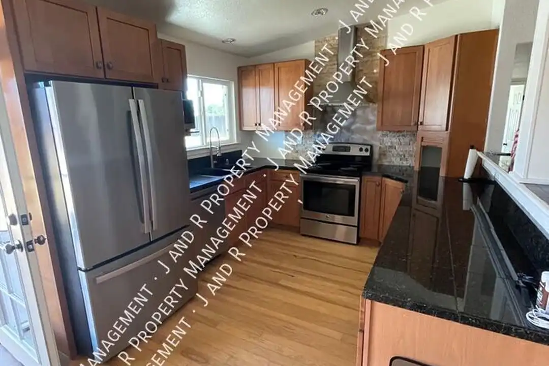 9628 Helio Dr - View 3