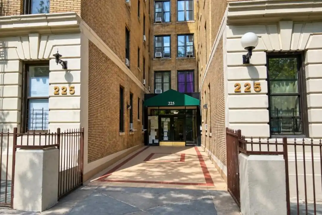 225 Central Pk N - More