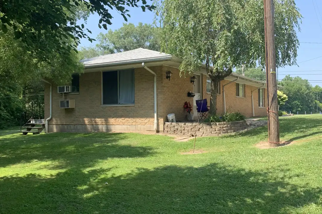 307 Dodge St – photo 1 of 5