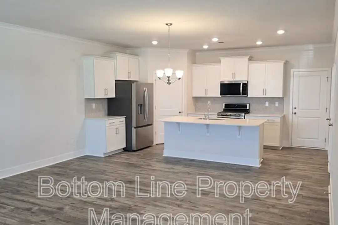 1010 Whistling Pl - View 3